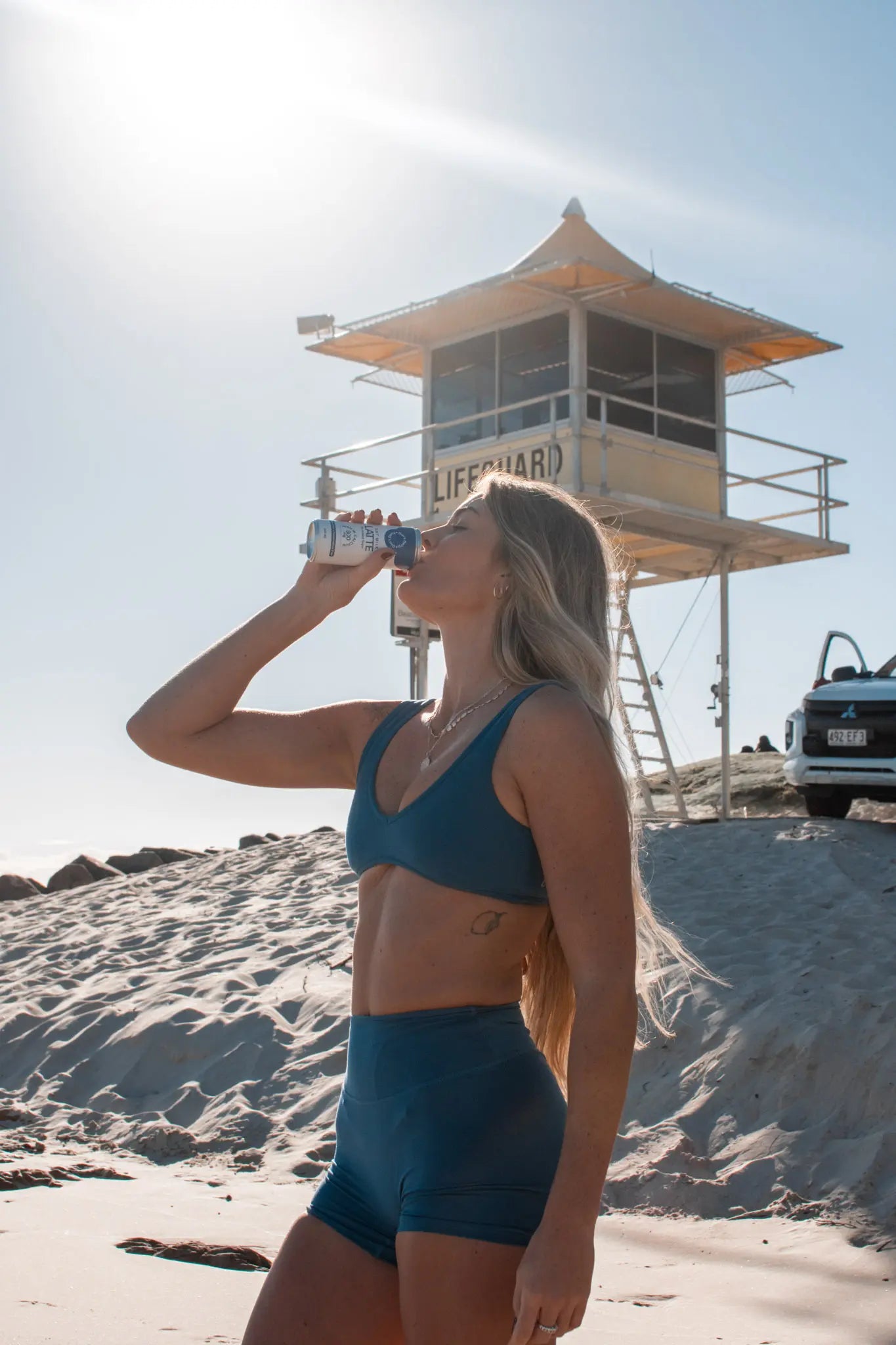 Dairy-free-coffee-at-queensland-beach-optimized